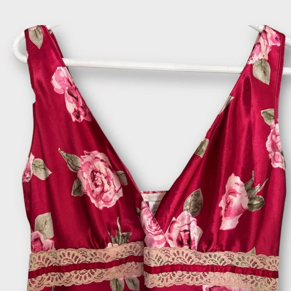 Vintage California Dynasty Babydoll Empire Waist Fushia Floral V-Neck Nightgown